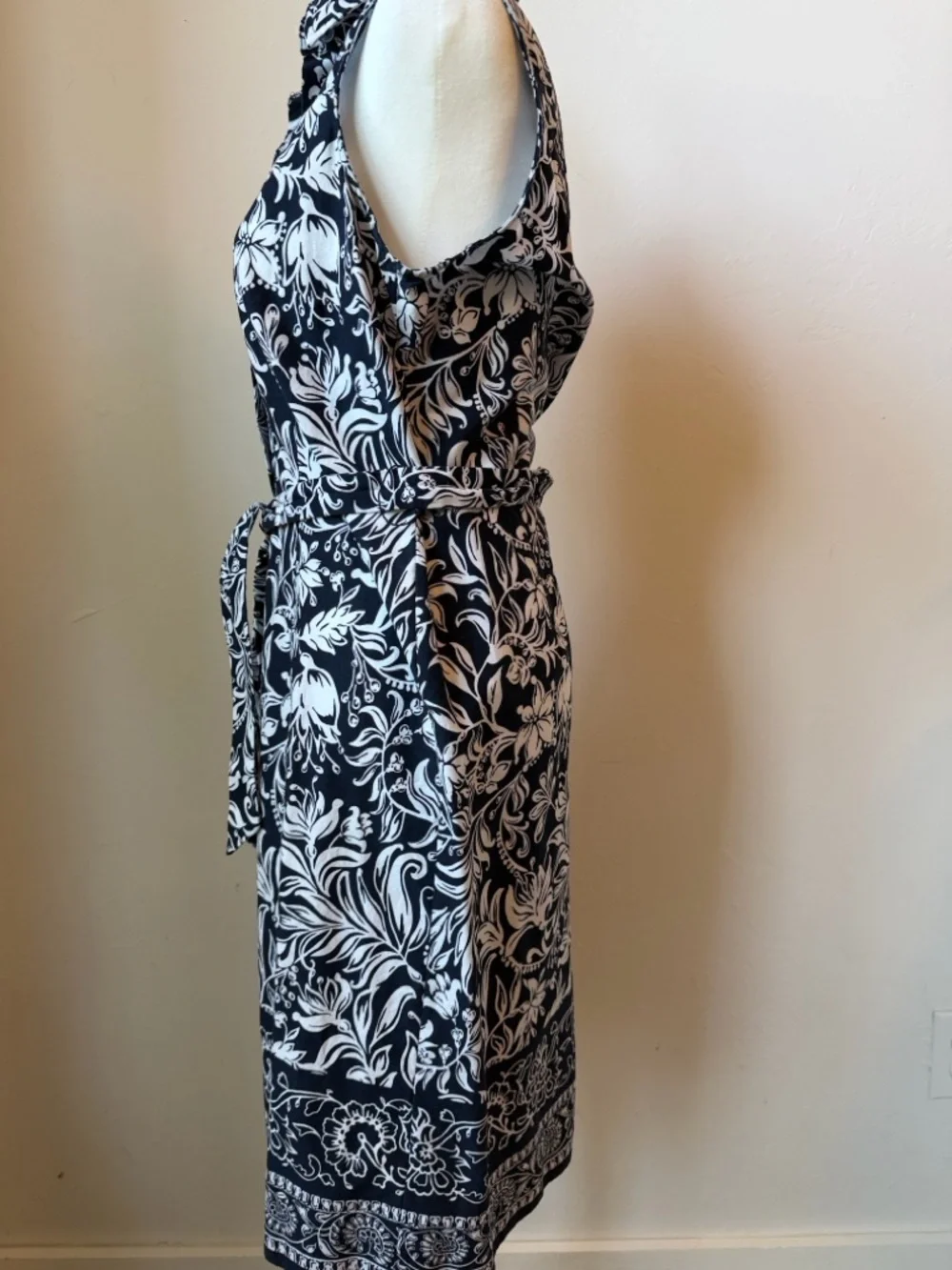 Sleeveless Navy & White Floral Shirt Dress with Tie Waist - Picture 4 of 8